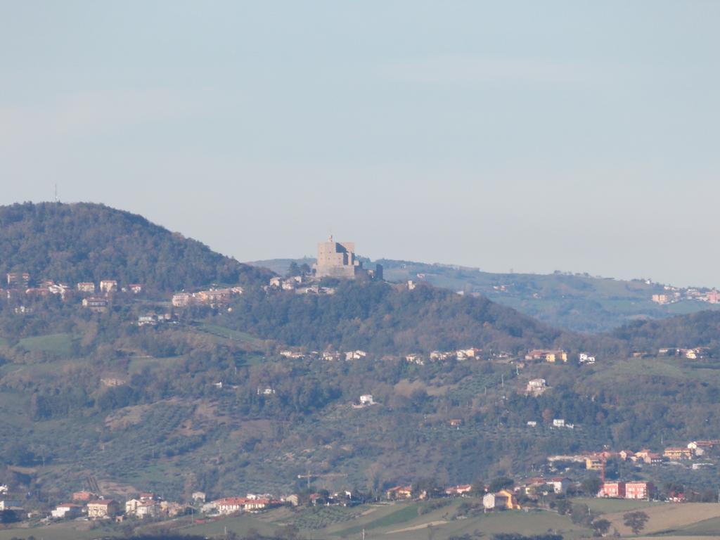 B&B La Torretta Tavullia Buitenkant foto